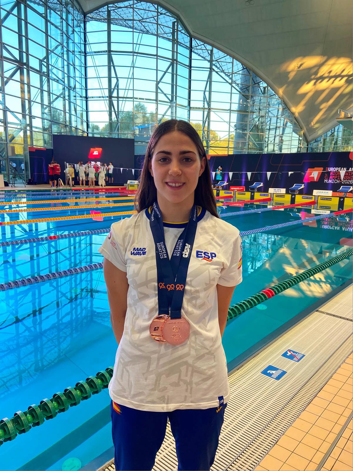 Lucía Gregoria Martínez hace historia con dos medallas de bronce en el Campeonato de Europa Junior de Natación