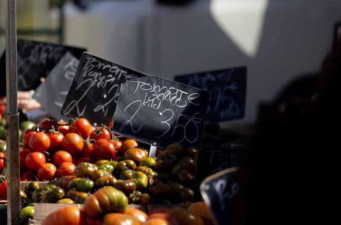Archivo - Imagen de archivo de un mercado de alimentos