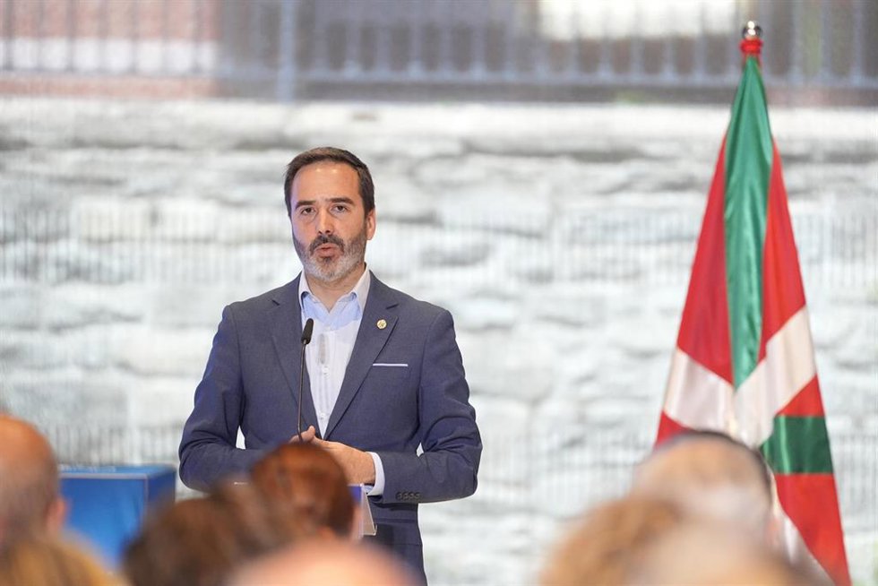 El consejero de Turismo, Comercio y Consumo del País Vasco y líder del PSE-EE en Álava, Javier Hurtado.
