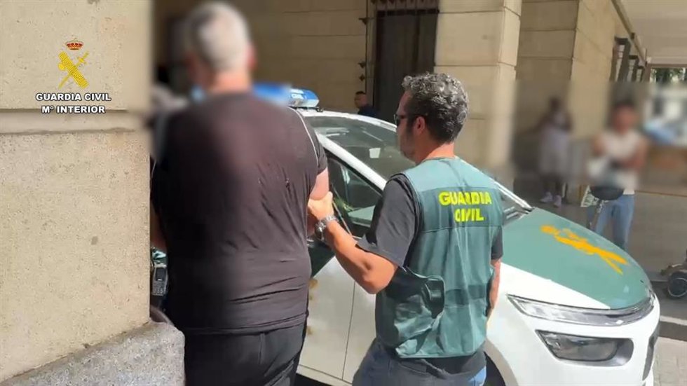 Imagen de una detención realizada por la Guardia Civil