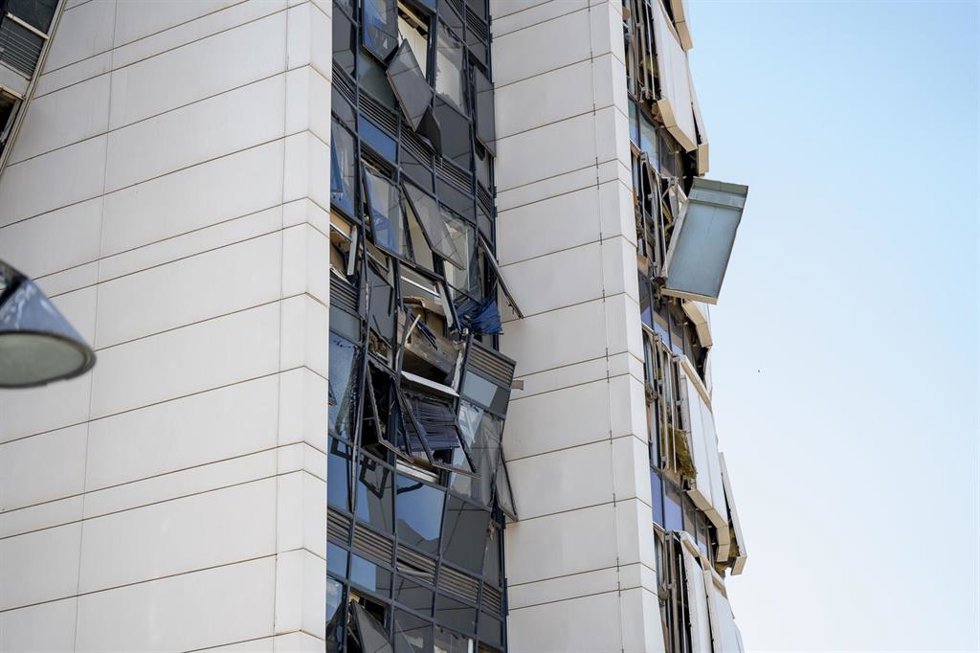 Archivo - Edificio dañado en Haifa tras un ataque de Irán contra Israel en abril de 2025 (archivo)