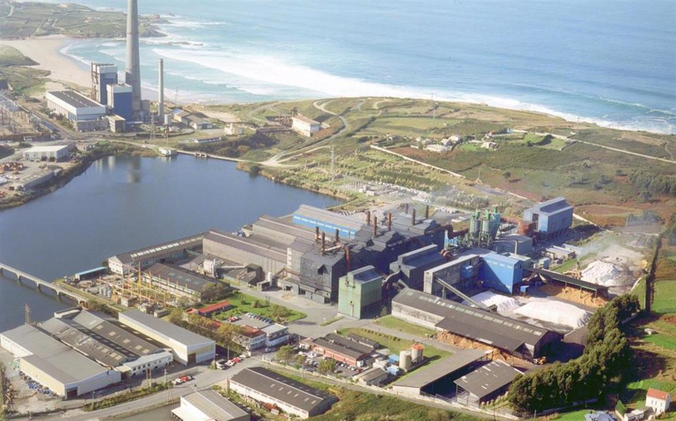 Archivo - Fábrica de Ferroatlántica (Ferroglobe) en A Coruña