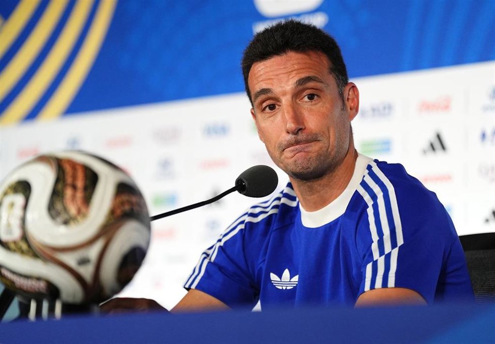 Lionel Scaloni en rueda de prensa
