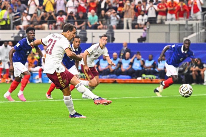 14 July 2026, US, Arlington: Spain's Mikel Oyarzabal Scores His Side's First Goal During The 2026 FIFA World Cup Semi-Final Soccer Match Between France And Spain At The Dallas Stadium. Photo: Tom Weller/Dpa  14/7/2026 ONLY FOR USE IN SPAIN