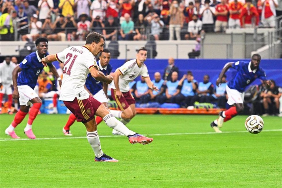 14 July 2026, US, Arlington: Spain's Mikel Oyarzabal Scores His Side's First Goal During The 2026 FIFA World Cup Semi-Final Soccer Match Between France And Spain At The Dallas Stadium. Photo: Tom Weller/Dpa  14/7/2026 ONLY FOR USE IN SPAIN
