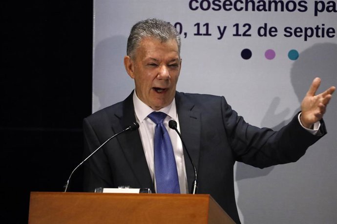 Archivo - El ex presidente de Colombia Juan Manuel Santos, durante un acto en México.