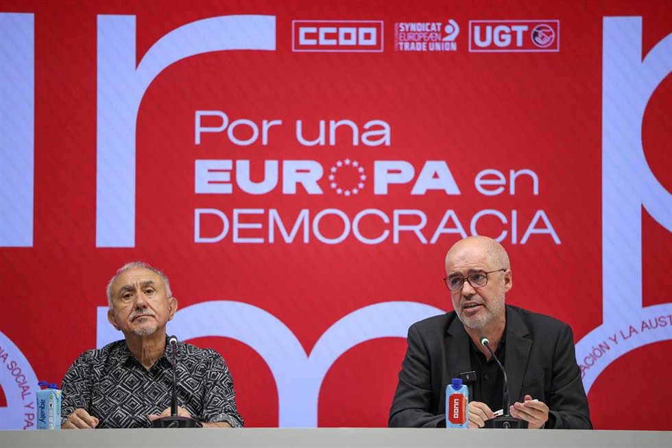 El secretario general de CCOO, Unai Sordo, y el secretario general de UGT, Pepe Álvarez, en una fotografía de archivo.