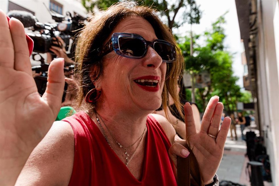 Archivo - La exconcejal socialista Leire Díez a su llegada a la sede del PSOE en Ferraz, a 3 de junio de 2025, en Madrid (España). uardia Civil.