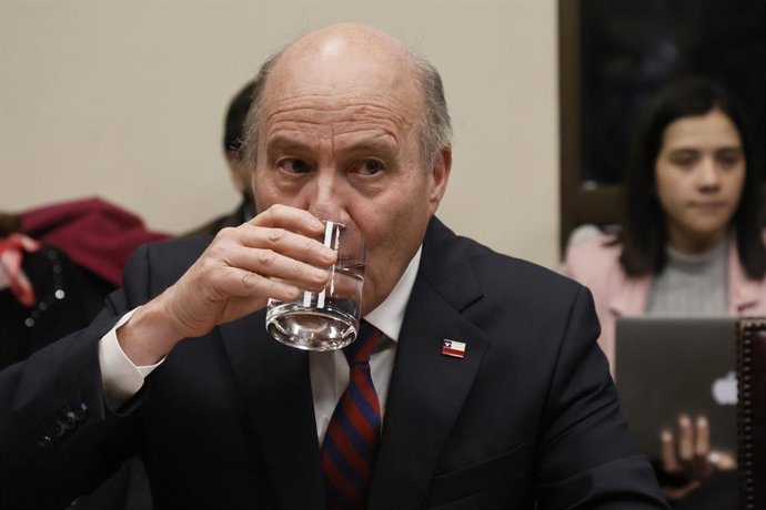 Valparaiso, 8 de julio 2026 El ministro de Hacienda Jorge Quiroz en la sesion de la Comision de Trabajo en el Senado Sebastian Cisternas/Aton Chile