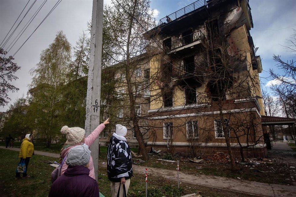 Archivo - Daños materiales en un edificio de Shostka tras un ataque de Rusia contra la provincia de Sumi, en Ucrania, en abril de 2026 (archivo)