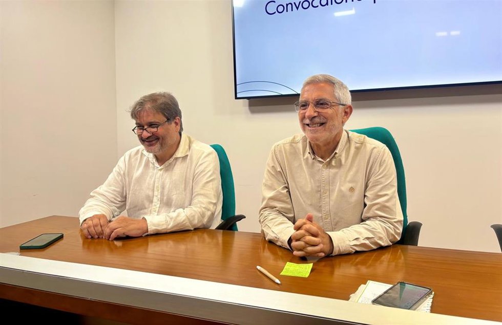 Rueda de prensa del portavoz Municipal de IU-Convocatoria por Oviedo para presentar los resultados de la campaña 'El Oviedo que seremos en el trasnsporte público' y las propuestas de nuestro grupo municipal.