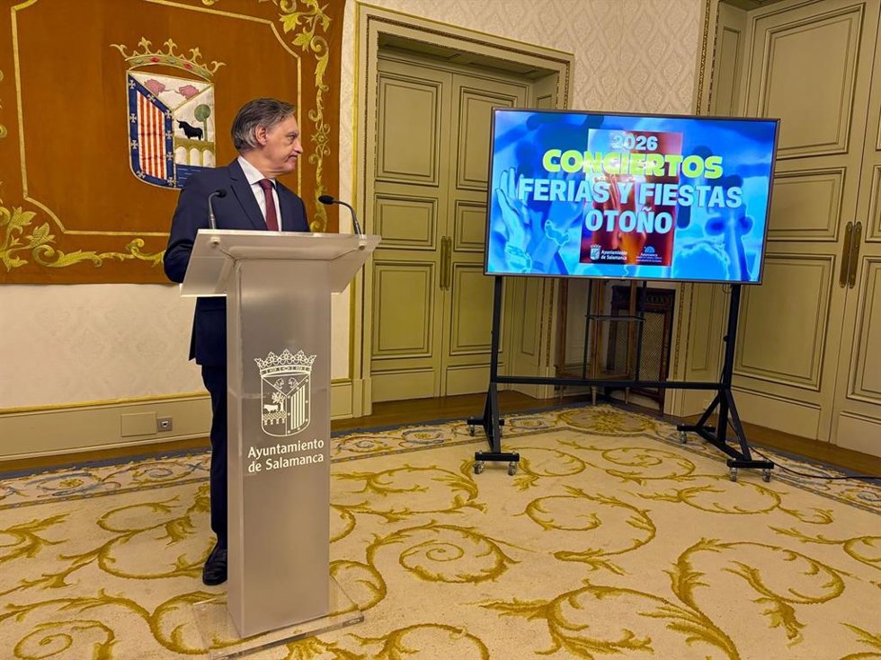 El Alcalde De Salamanca, Carlos García Carbayo, Durante La Presentación De Los Conciertos De Las Ferias Y Fiestas De Septiembre.