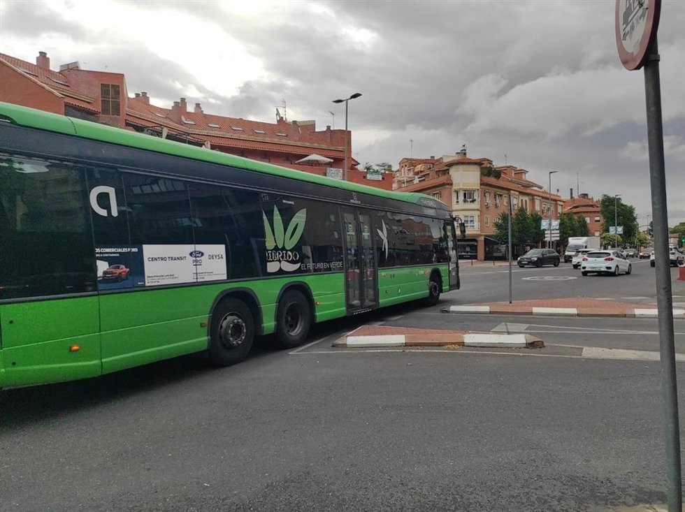 Archivo - Autobús en Alcalá de Henares