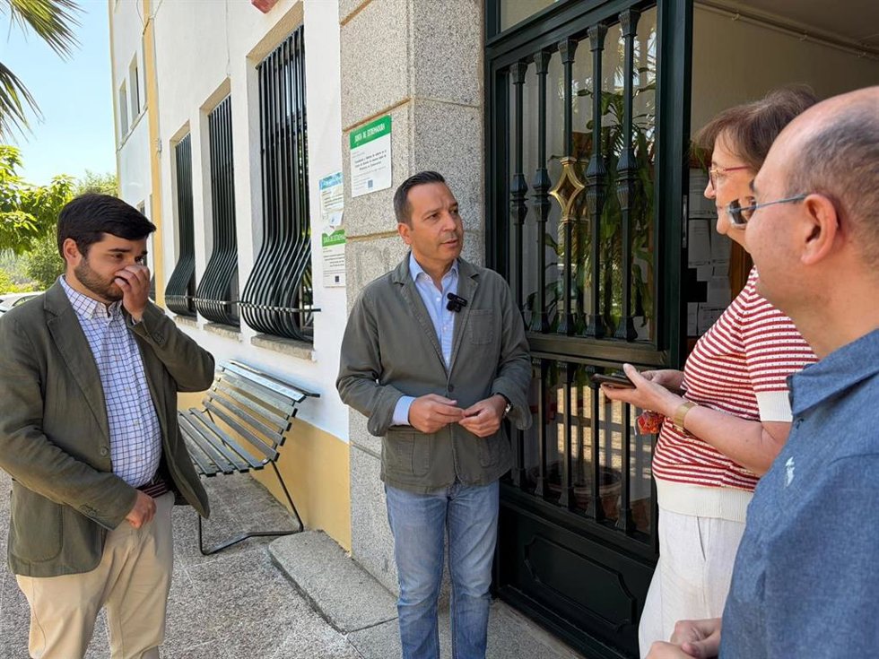 El vicepresidente de la Junta de Extremadura y consejero de Desregulación, Servicios Sociales y Familia, Óscar Fernández Calle