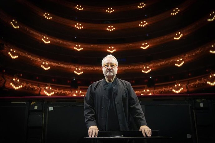 El director musical del Gran Teatre del Liceu, Josep Pons, hace balance de su etapa en el cargo, a 15 de julio de 2026, en Barcelona