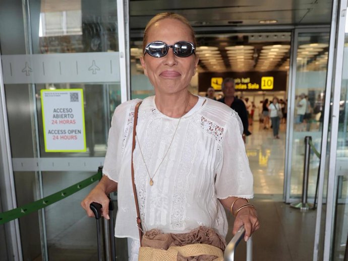 Marta Sánchez, a su llegada a Madrid tras asistir a la boda de Nieves Álvarez en París