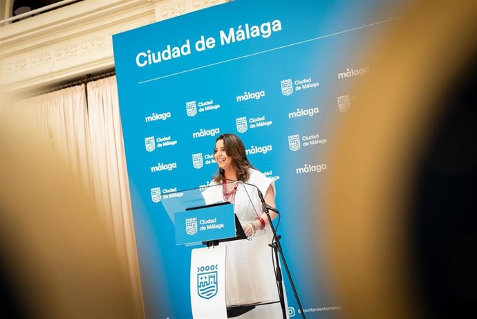 La concejala delegada del distrito de Campanillas, Mar Torres, en rueda de prensa.