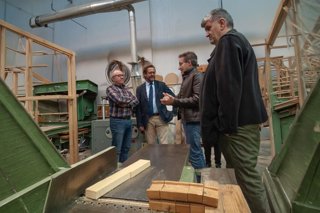 El delegado del Gobierno andaluz en Granada, Antonio Granados, visita una actividad formativa.