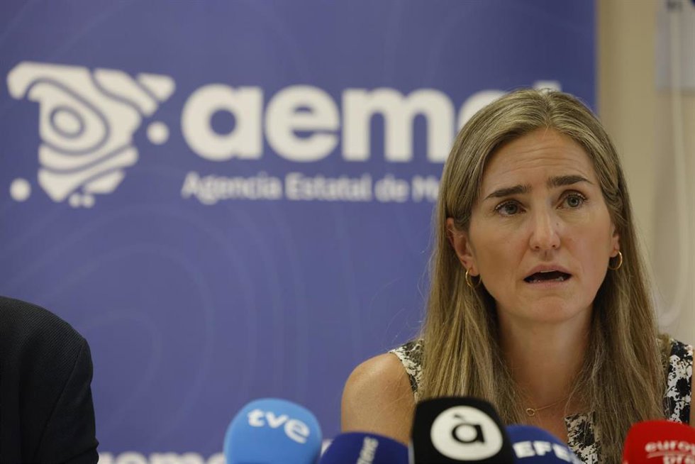 La vicepresidenta tercera y ministra para la Transición Ecológica y el Reto Demográfico, Sara Aagesen, durante una visita institucional a la sede de la Aemet. 