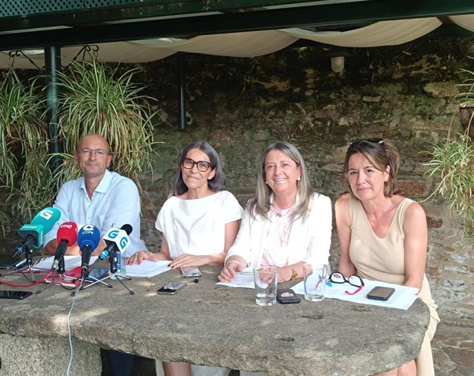 Los ediles no adscritos Mercedes Rosón, Gonzalo Muíños, Mila Castro y Marta Álvarez