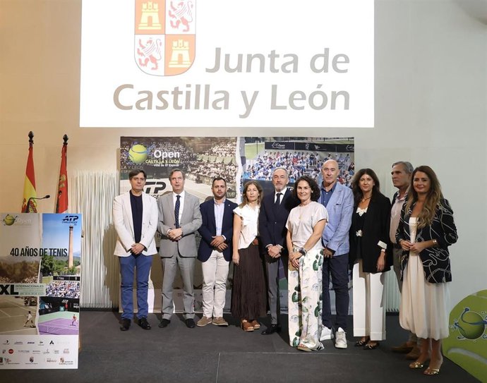 La extenista Virginia Ruano, directora del torneo, ha destacado el "trampolín" que es el torneo Villa de El Espinar en la presentación de su 40 edición.
