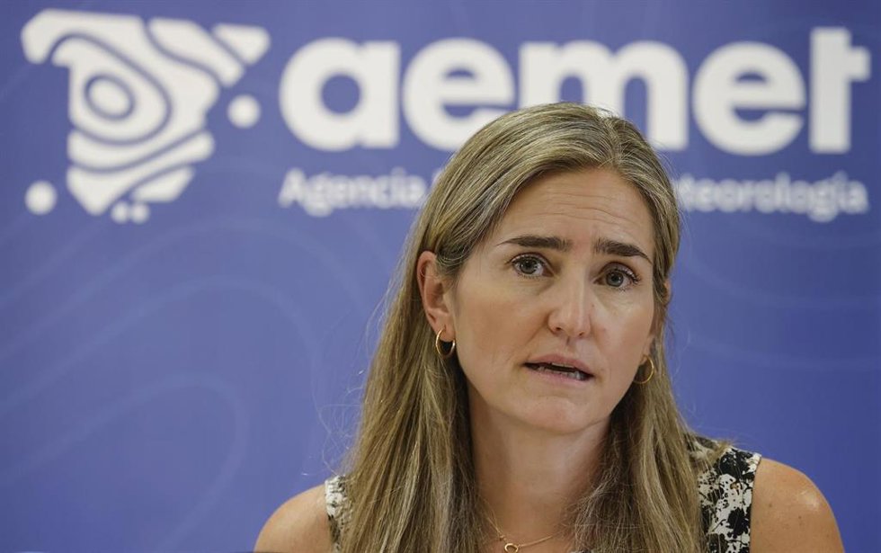 La vicepresidenta tercera y ministra para la Transición Ecológica y el Reto Demográfico, Sara Aagesen, durante una visita institucional a la sede de la Aemet. 