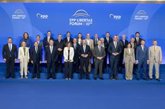 Foto: Feijóo posa en foto de familia con conservadores europeos y latinoamericanos y Tajani lo sitúa como próximo presidente
