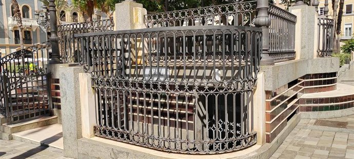 Baños públicos de la plaza de las Monjas de Huelva.