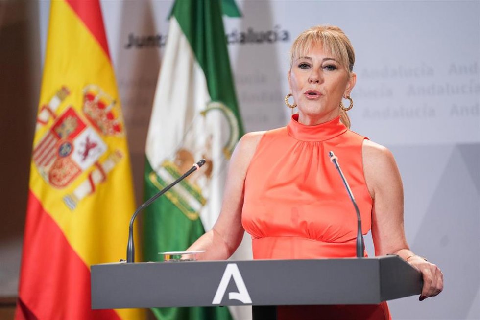 La vicepresidenta tercera y consejera de Economía, Hacienda y Fondos Europeos, y portavoz del Gobierno andaluz, Carolina España, durante la rueda de prensa porterior a la reunión del Consejo del Gobierno. A 15 de julio de 2026 en Sevilla (Andalucía España