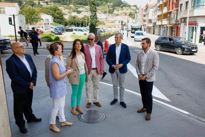 El presidente de la Xunta, Alfonso Rueda, visita Bueu junto a la conselleira de Vivenda e Planificación das Infraestruturas, María Martínez Allegue