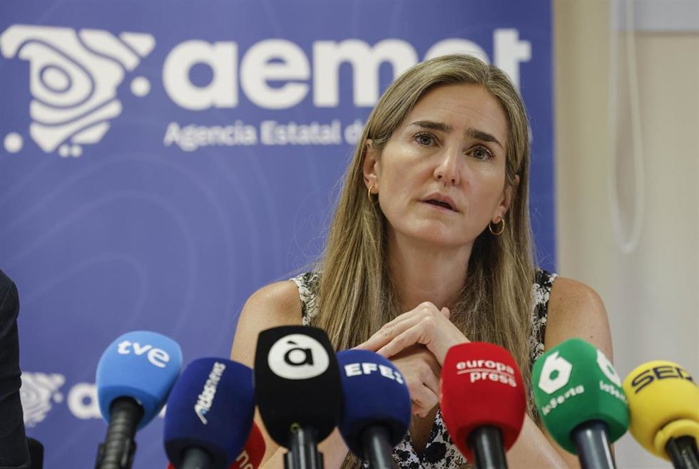 La vicepresidenta tercera y ministra para la Transición Ecológica y el Reto Demográfico, Sara Aagesen, durante una visita institucional a la sede de la Aemet, a 15 de julio de 2026, en Valencia (Comunitat Valenciana, España).