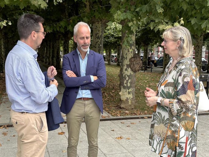El Consejero De Educación,  Sergio Silva, Reunido Con El Alcalde De Colindres Para Informar Sobre Los Avances Del Nuevo Centro De Educación Especial.