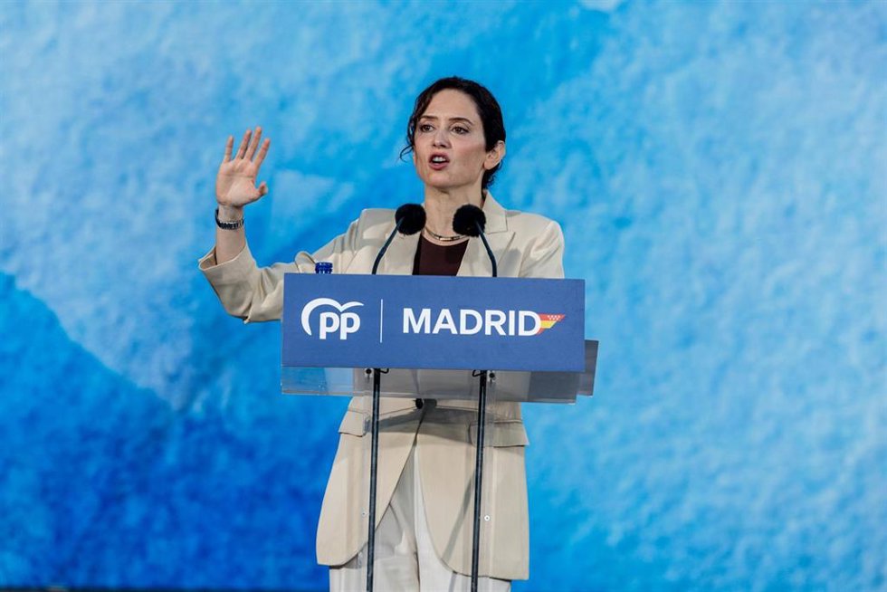 Archivo - La presidenta de la Comunidad de Madrid y del PP de Madrid, Isabel Díaz Ayuso, interviene durante el acto de balance político celebrado en el Parque de Berlín, a 22 de mayo de 2026, en Madrid (España).