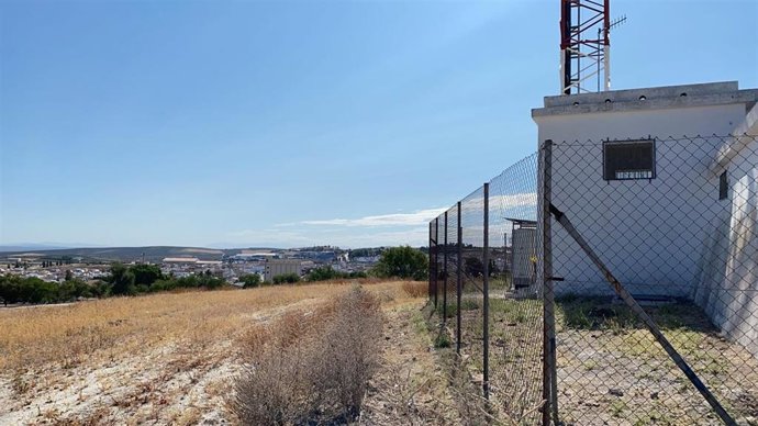 Archivo - Depósito de agua en Sevilla. Archivo.