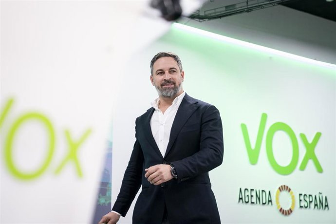 Archivo - El presidente de Vox, Santiago Abascal, a su llegada a una rueda de prensa, en la sede nacional de Vox, a 7 de noviembre de 2023, en Madrid (España). 