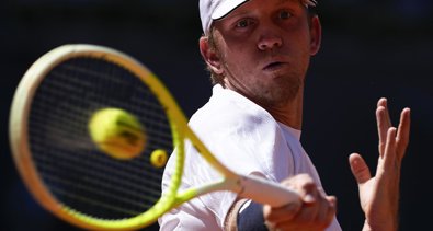 Tenis