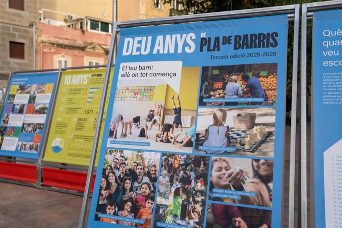 Una exposición muestra el impacto de los 10 años de los planes de barrios en Barcelona