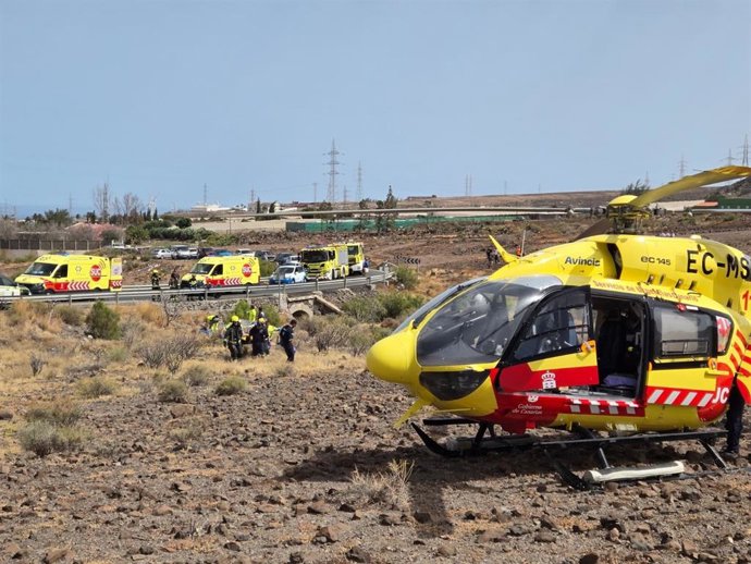 Evacuado en helicóptero medicalizado un motorista herido con pronóstico grave tras una caída en Santa Lucía de Tirajana