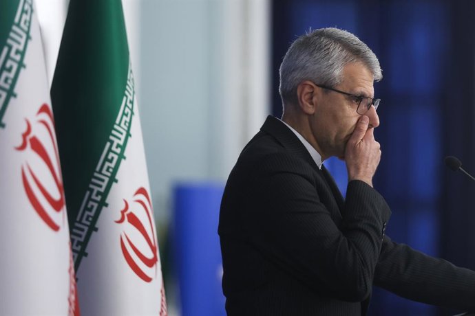 Archivo - April 15, 2026, Tehran, Iran: Esmail Baghaei Hamaneh, current spokesperson of Ministry of Foreign Affairs seen during his weekly press conference.