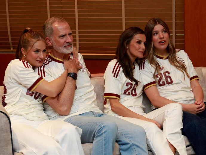 La Princesa Leonor, el Rey Felipe VI, la Reina Letizia y la Infanta Sofía viendo la semifinal del Mundial entre España y Francia