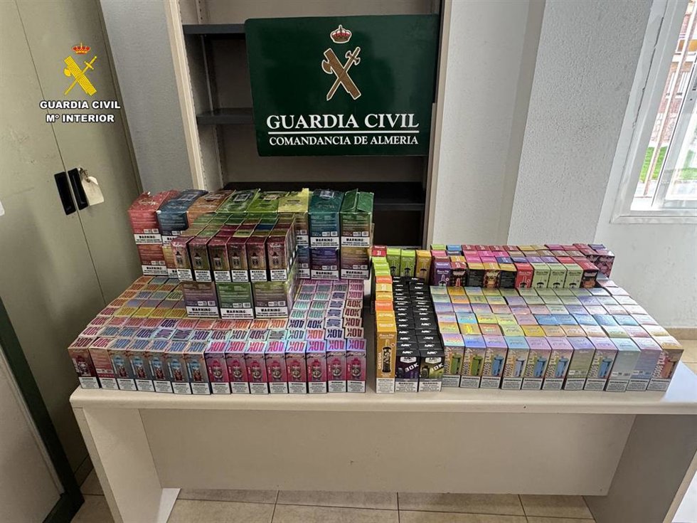 Vapers con nicotina intervenidos en Las Norias de Daza, en El Ejido (Almería).