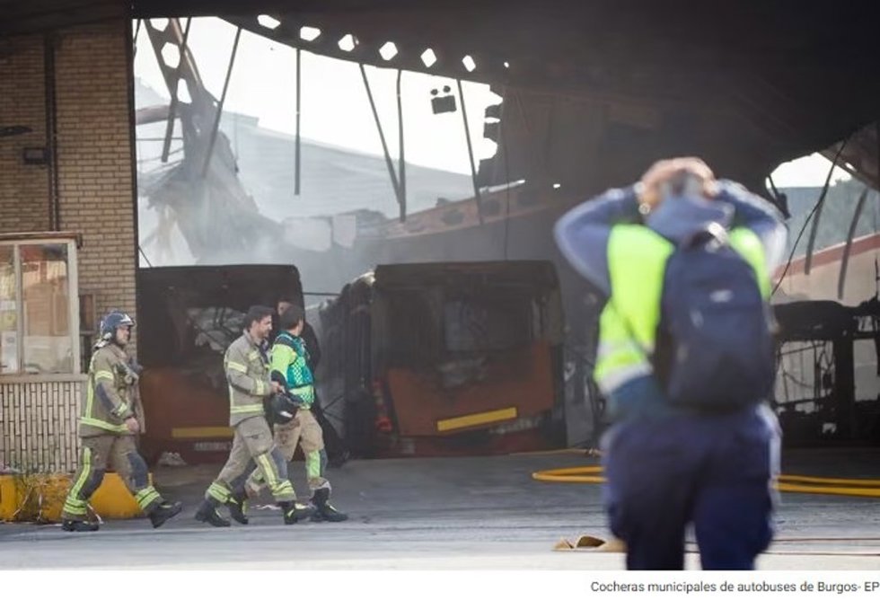La estación de autobuses de Burgos tras el incendio.