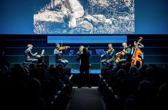‘París Despierta’ Al Ritmo De La Música En Directo En El 32 Festival De Cine Francés De Málaga