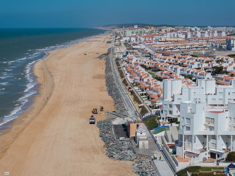 Vista aérea del paseo marítimo de Matalascañas.