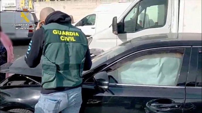 Una investigación en Burgos lleva a una banda que alquilaba coches que vendía luego en República Dominicana.