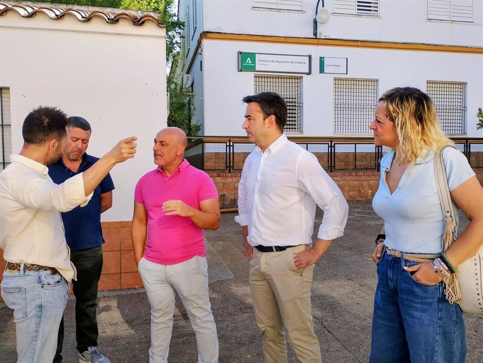Visita a la Residencia Escolar Javier López de Valverde del Camino (Huelva).