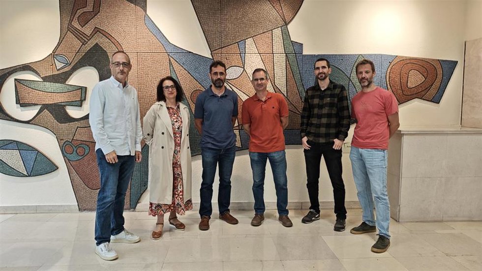 De izquierda a derecha, Carlos López Fernández, Gabriela Fernández Viejo (IP), Sergio Llana Fúnez (IP), Juan Manuel González Cortina, Jorge Acevedo Sánchez, Miguel Gutiérrez Medina.
