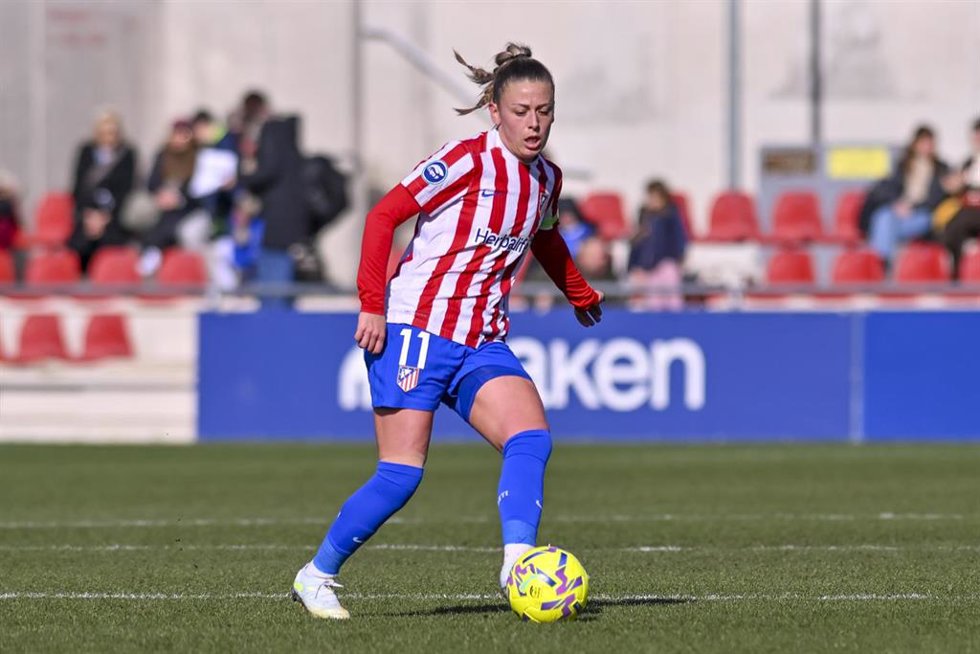 Archivo - La defensa Carmen Menayo, en su etapa en el Atlético de Madrid.