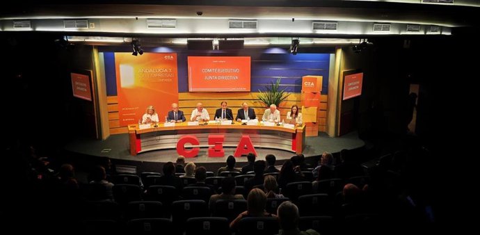 Imagen del Comité Ejecutivo de la Junta Directiva de la CEA.