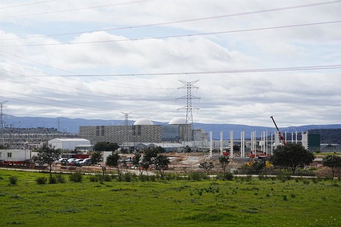Archivo - Vista de la central nuclear d'Almaraz